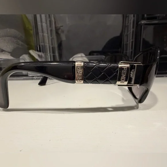 Fendi FS445 Black Quilted Sunglasses - Picture 8 of 9